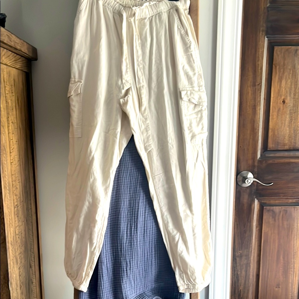 Aerie size medium lightweight linen cargo joggers